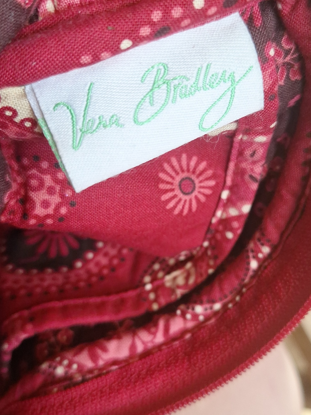 Vera Bradley Mesa Red Quilted All-In-One Wristlet Wallet - Retired Pattern - Picture 6 of 10